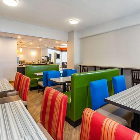 Comfort Inn & Suites Barrie Kültér fotó